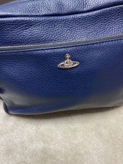 Vivienne Westwood 斜咩皮袋